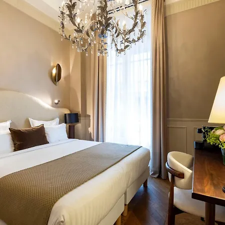 Foch Hotel 4*