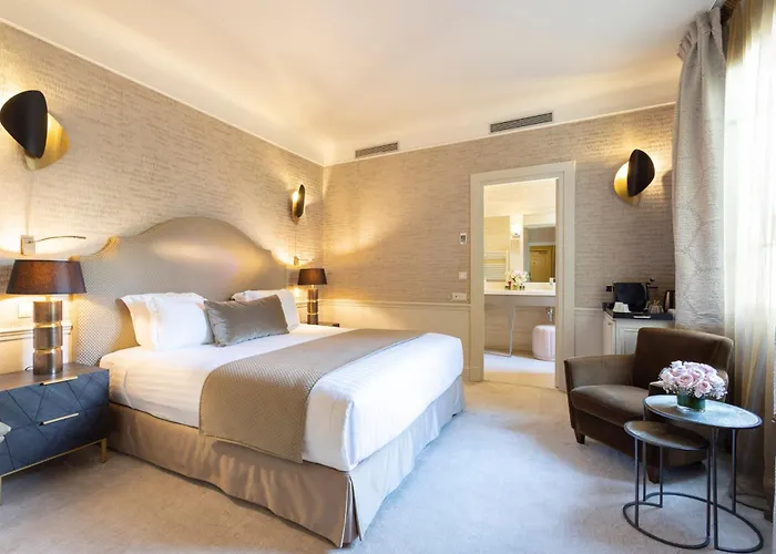 ريسيدونس فوش فندق